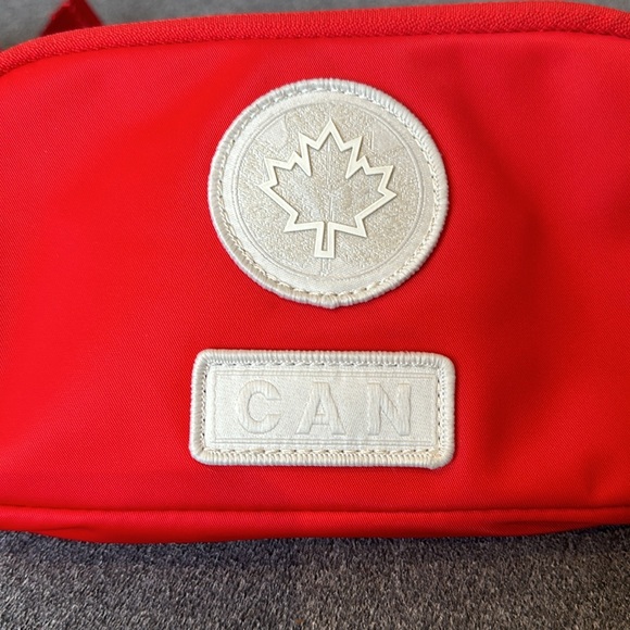LULULEMON Team Canada Future Legacy Mini Belt Bag (True Red / Light Ivory) - Picture 3 of 9